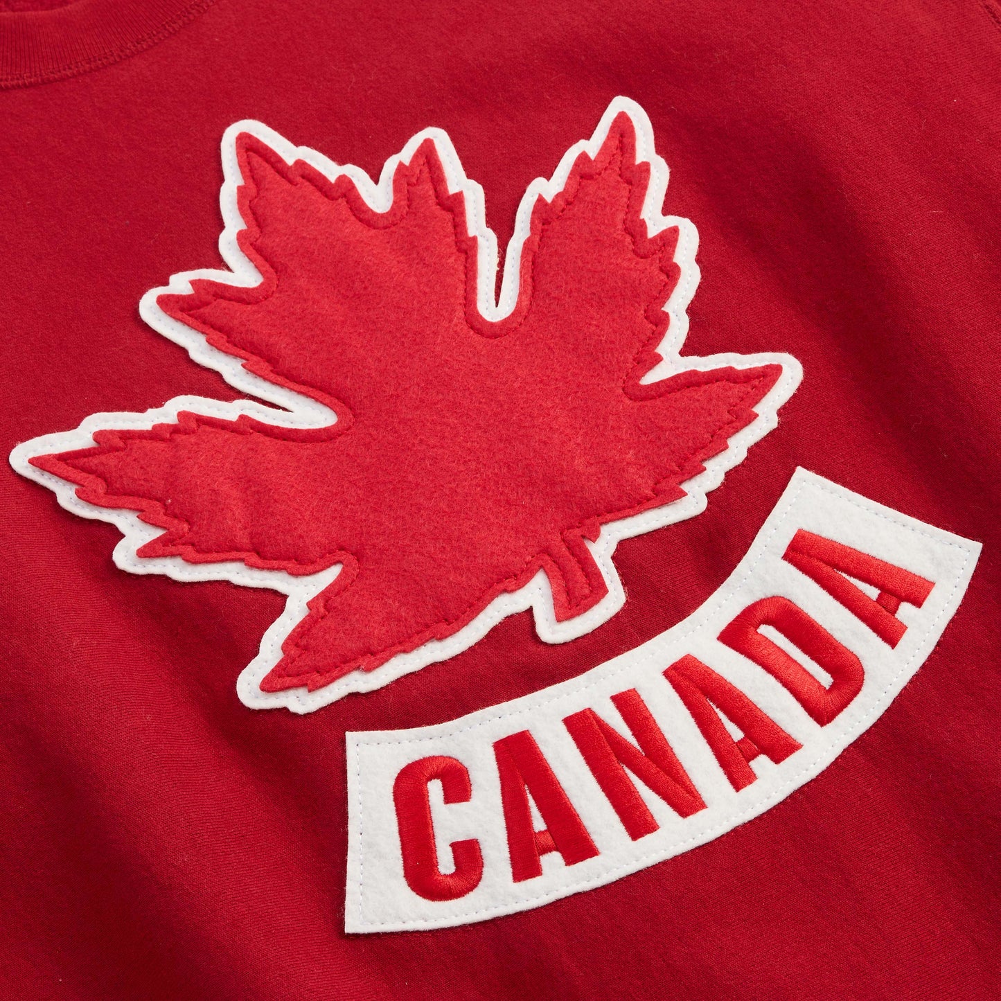 VINTAGE MAPLE LEAF CREWNECK
